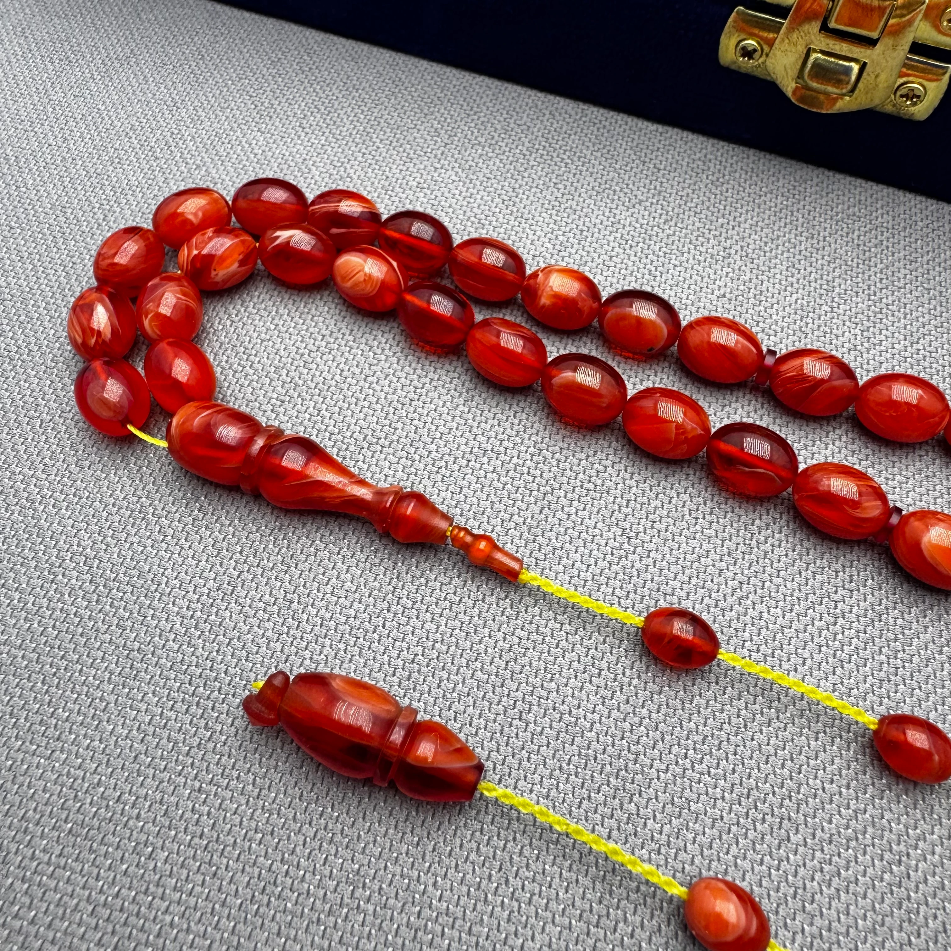 Ahmet ERYILMAZ Usta İşçilikli Mercan Renkli Yoğun Hareli Sıkma Kehribar Tespih